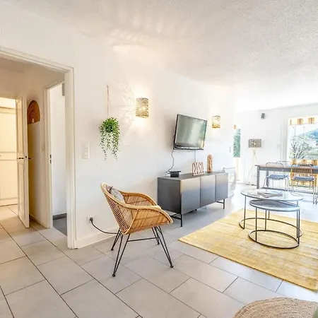 Apartment Les Amourie L Terrace&parking L Shellter Saint-Tropez