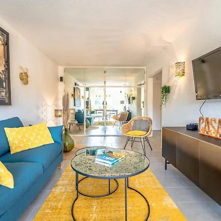 Les Amourie L Terrace & Parking L Shellter