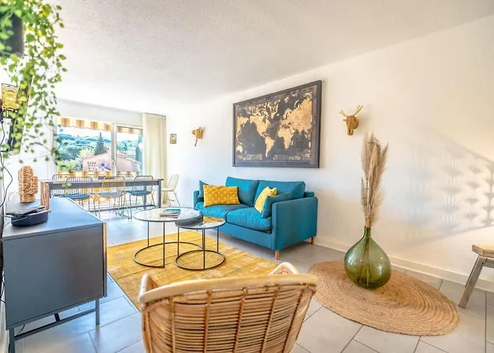 Les Amourie L Terrace & Parking L Shellter *